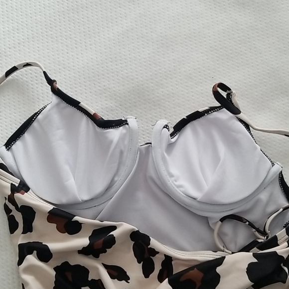 LEOPARD NOTCH FRONT UNDERWIRE ONE PIECE SWIMSUIT - Picture 5 of 7